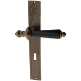 Zimmertürgarnitur Bruschghorn in Messing, antik