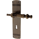 Zimmertürgarnitur Arbaz in Messing, antik