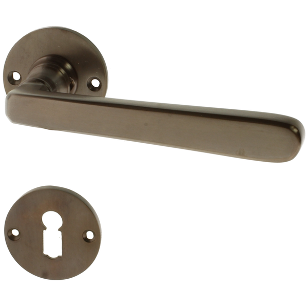 Zimmertürbeschlag Alpenländisch dunkel patiniert | elegantes Design in braun