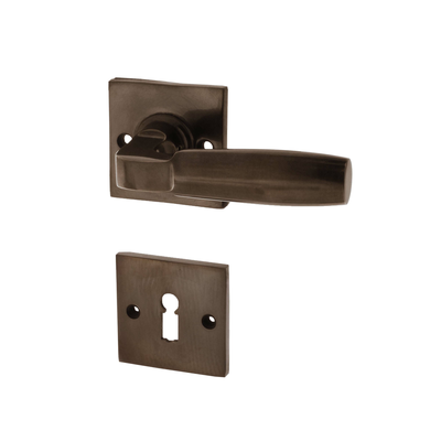 Türbeschlag aus Messing Bauhaus Stil ergonomische Form braun