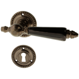 Zimmertürbeschlag aus Messing dunkel patiniert braun ergonomische Form