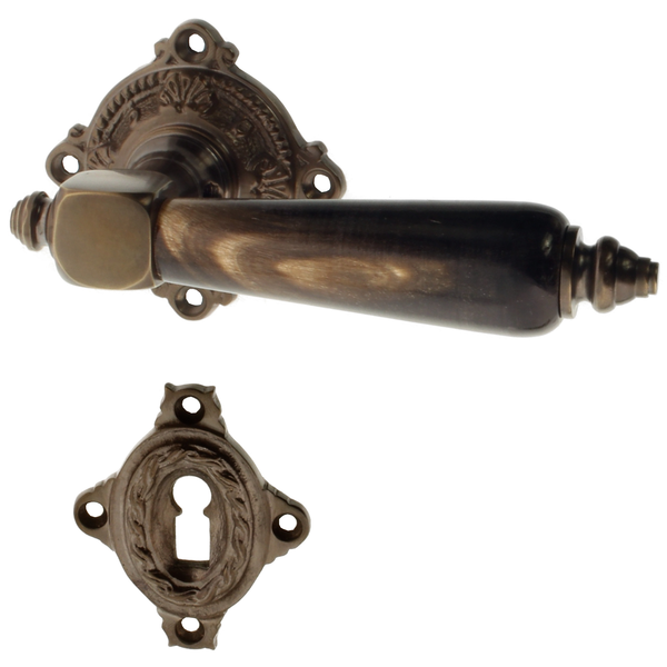 Zimmertürbeschlag aus Messing - Gründerzeit - außergewöhnliche Form