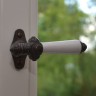 Fensterdrücker aus antikem Messing